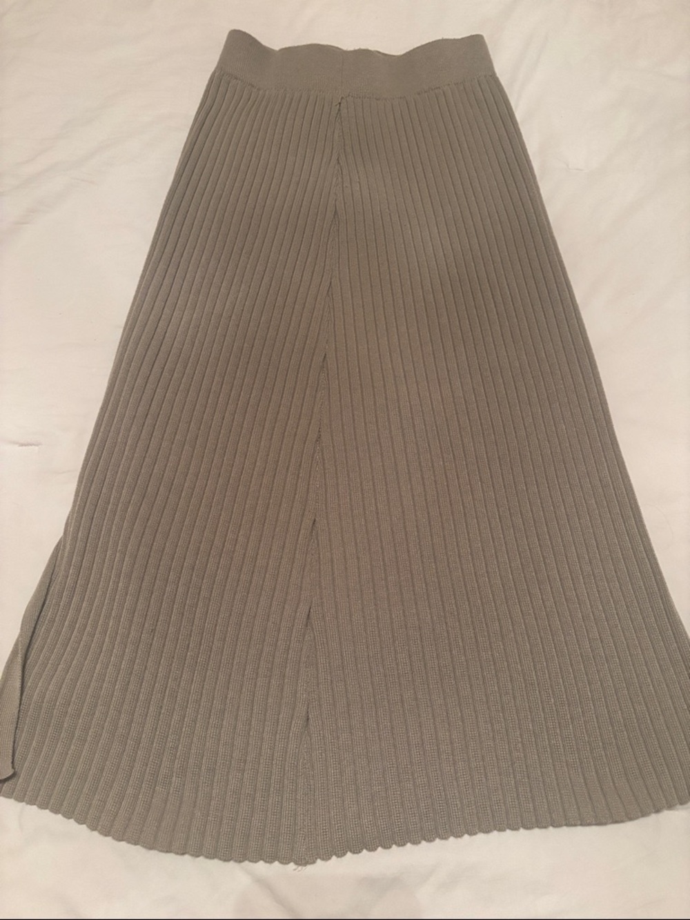 A-Line Ribbed Midi Skirt in Taupe